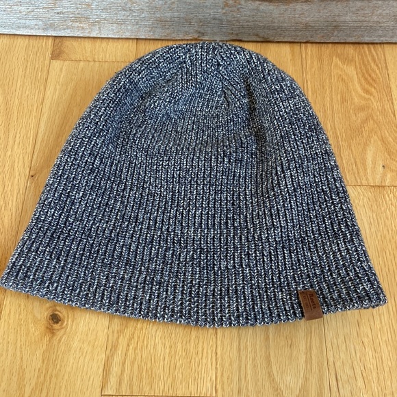 Roots unisex toque could be worn different ways - Picture 3 of 5